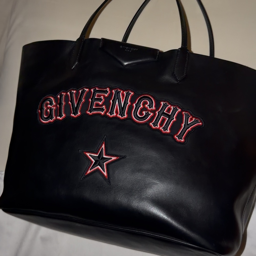 Givenchy Gothic Logo Tote bag